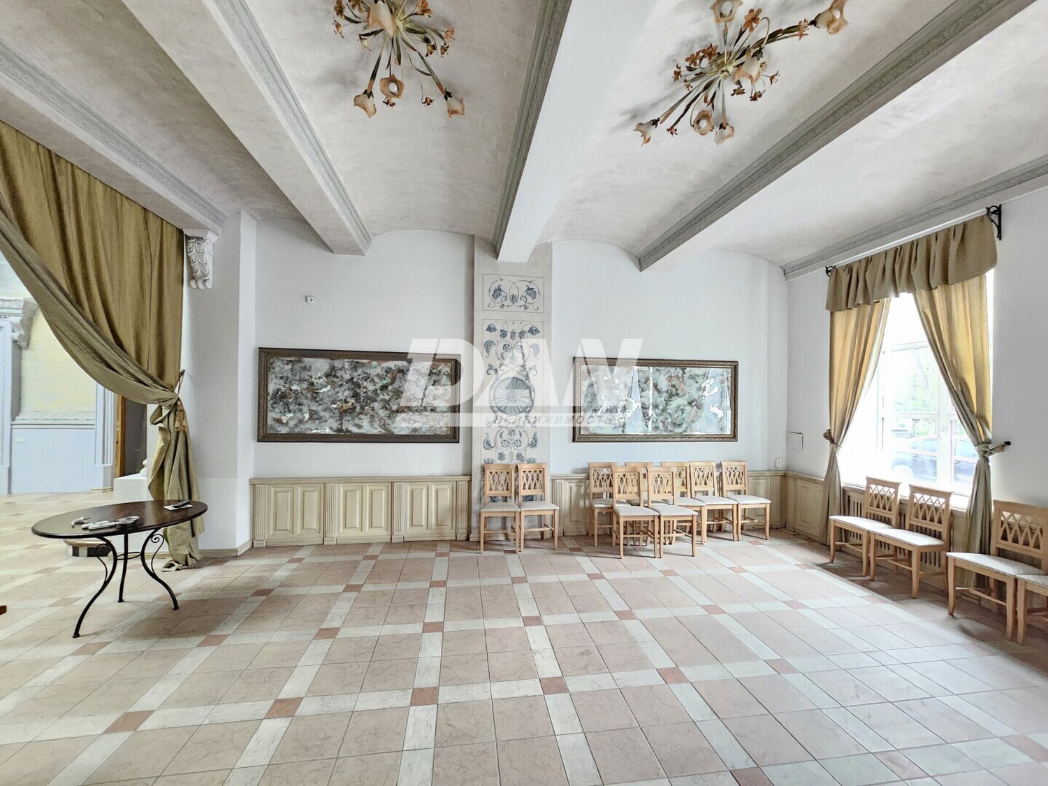 Торговое помещение 1439,5 м²
