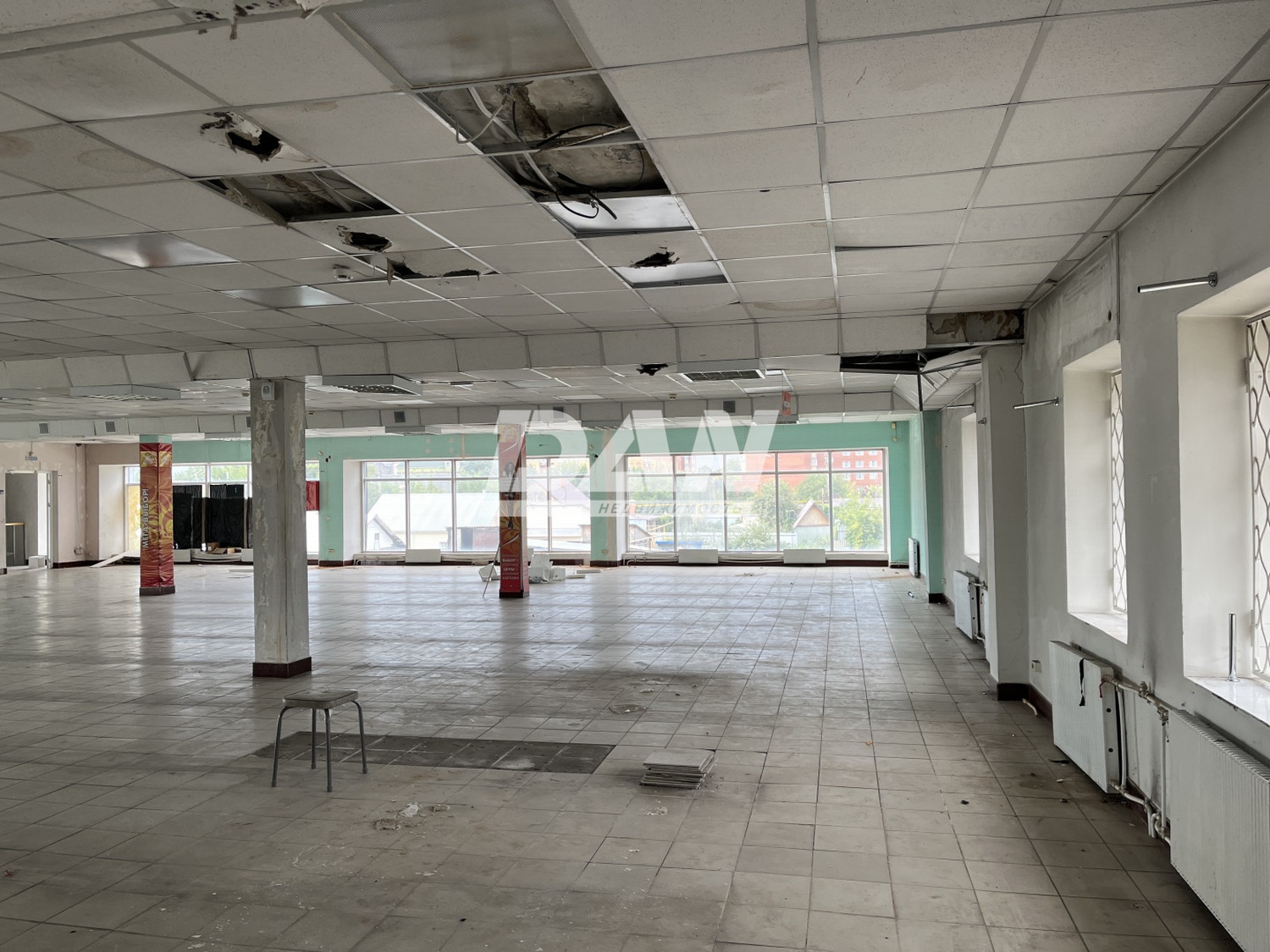 Торговое помещение 750 м²