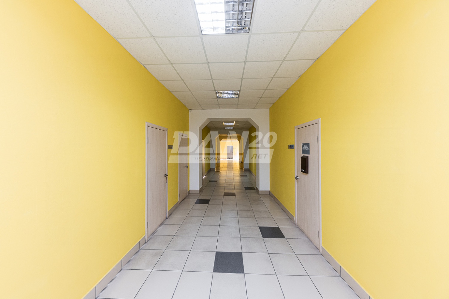 Офис 824,7 м²