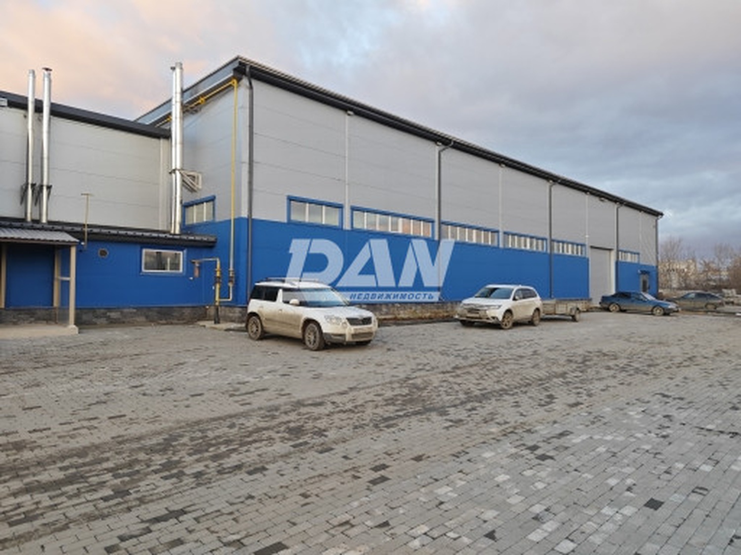 Помещение свободного назначения 953 м²