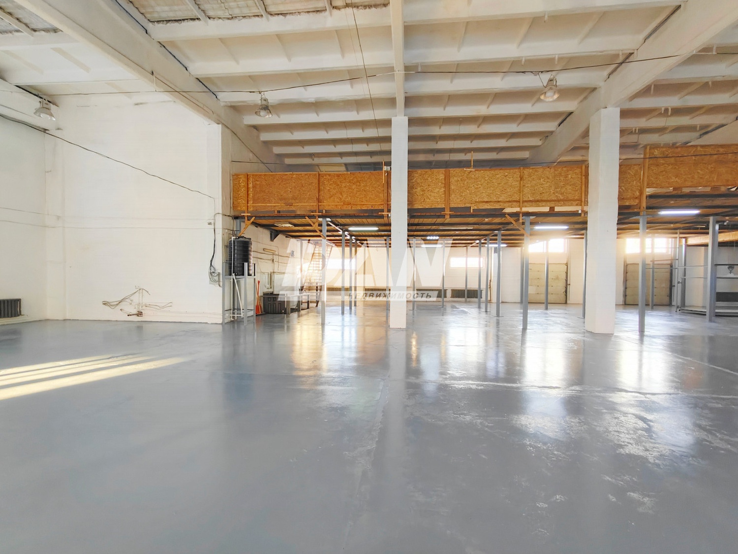 Склад 891,8 м²