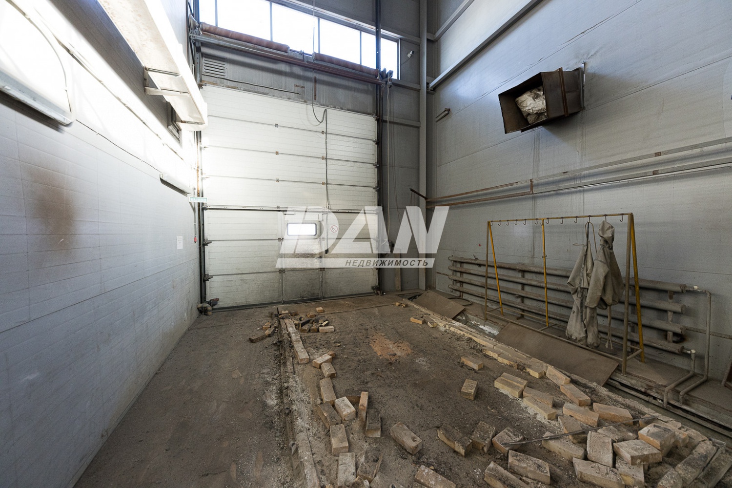 Производственное помещение 990 м²