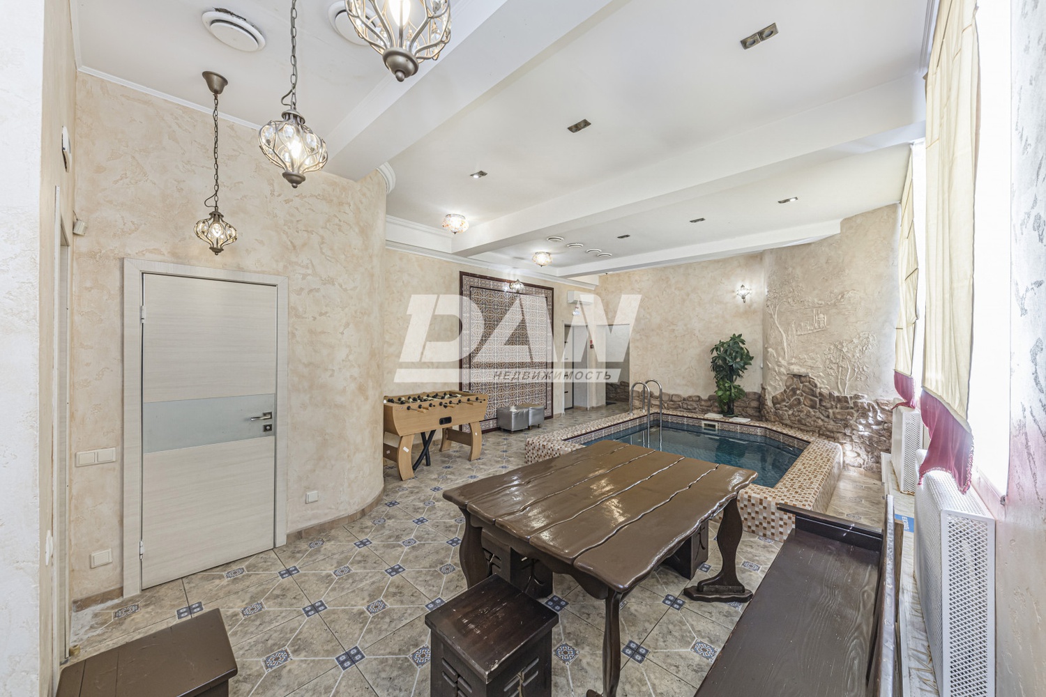 Помещение свободного назначения 818,6 м²