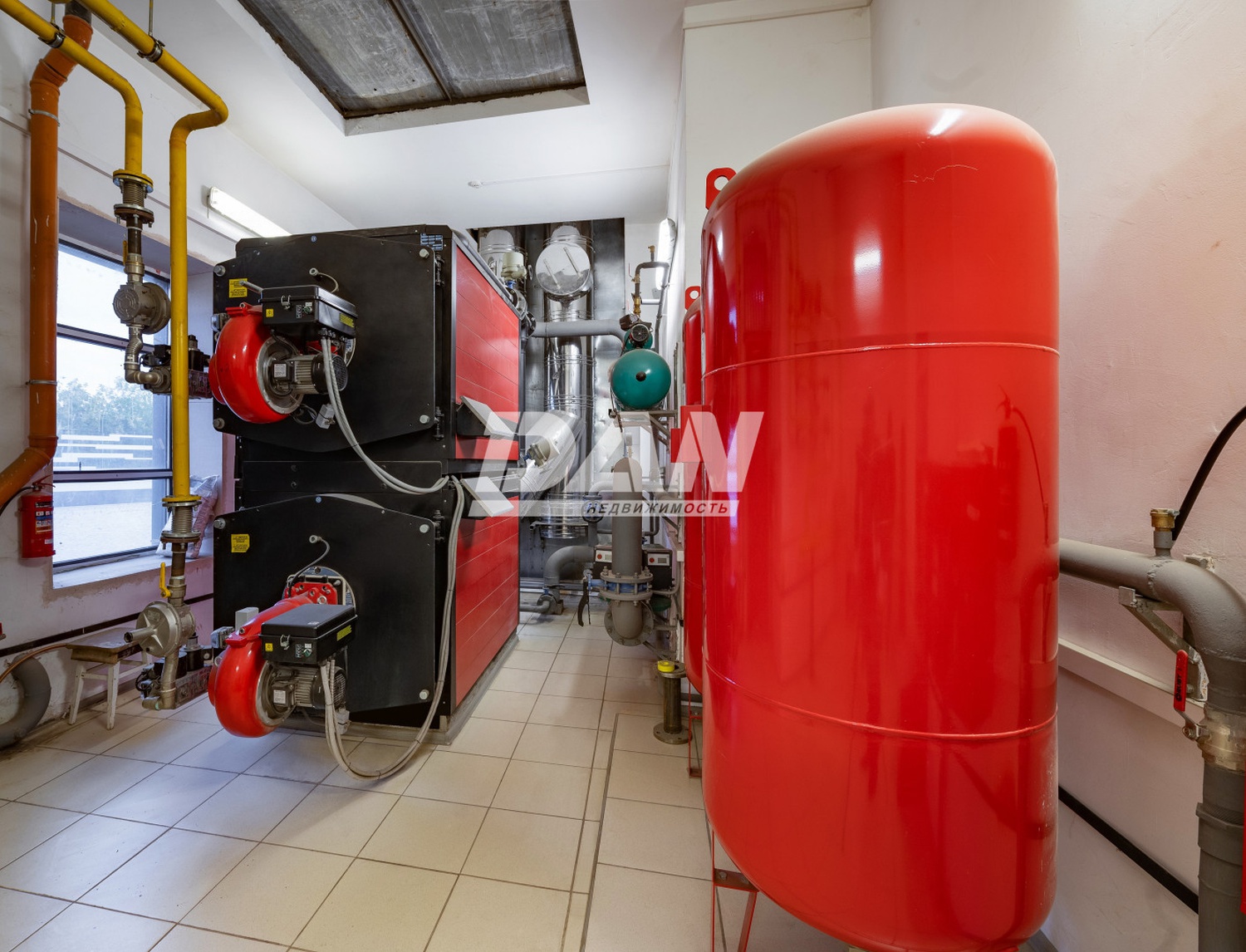 Торговая площадь 13515 м²