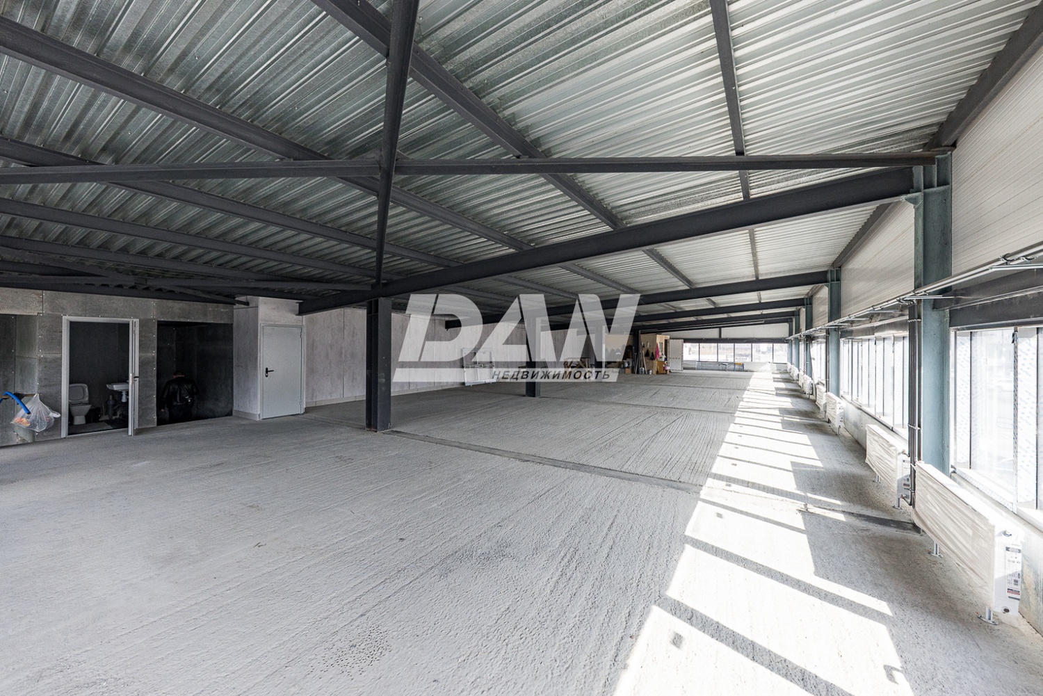 Торговое помещение 378,3 м²