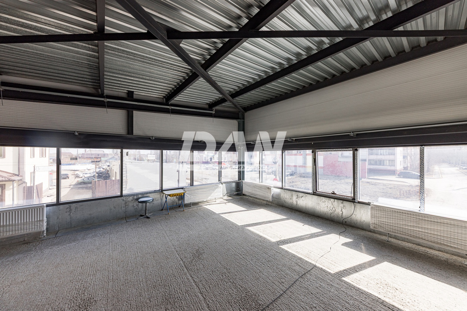 Торговое помещение 378,3 м²