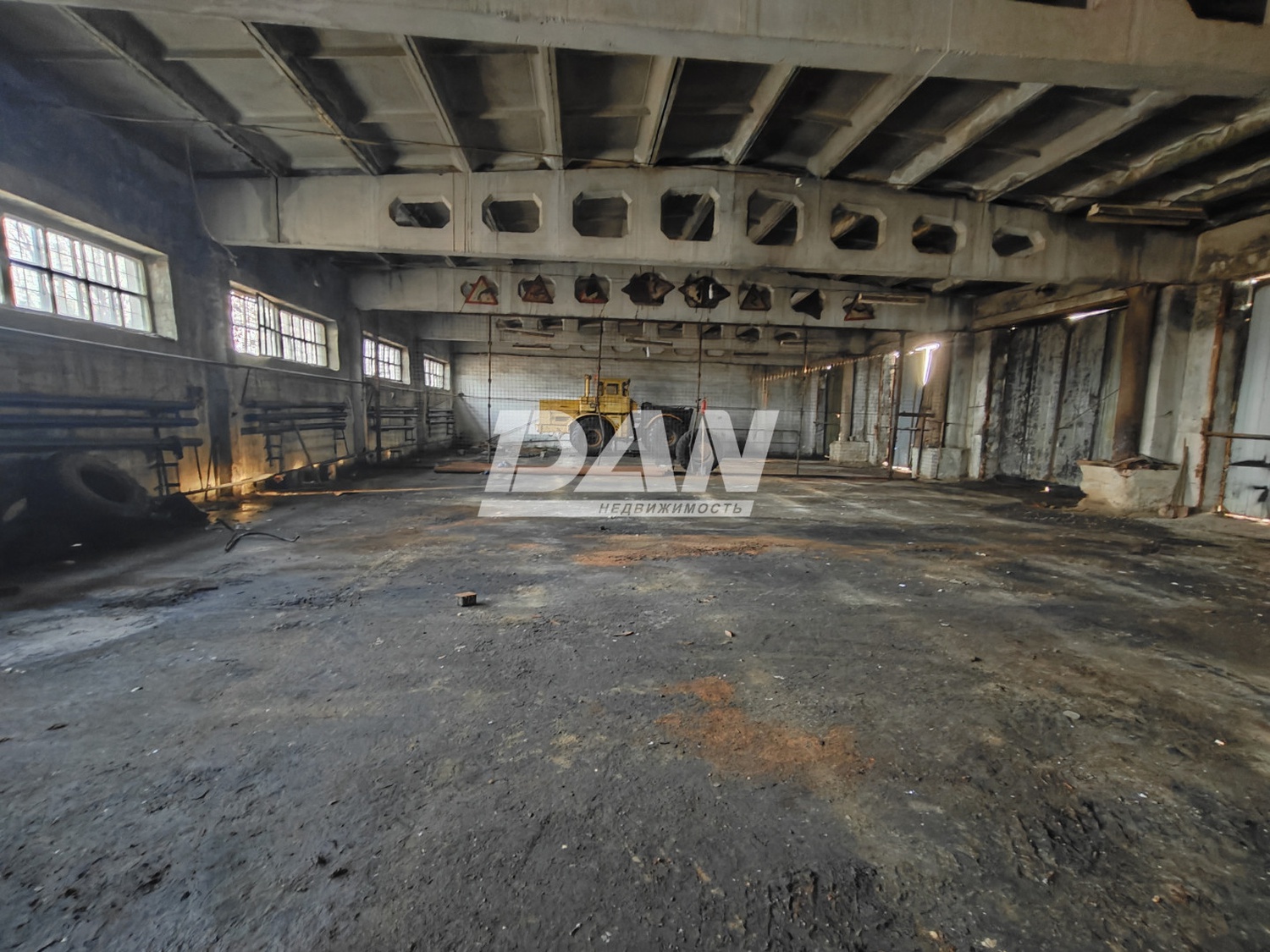 Склад 1318,4 м²