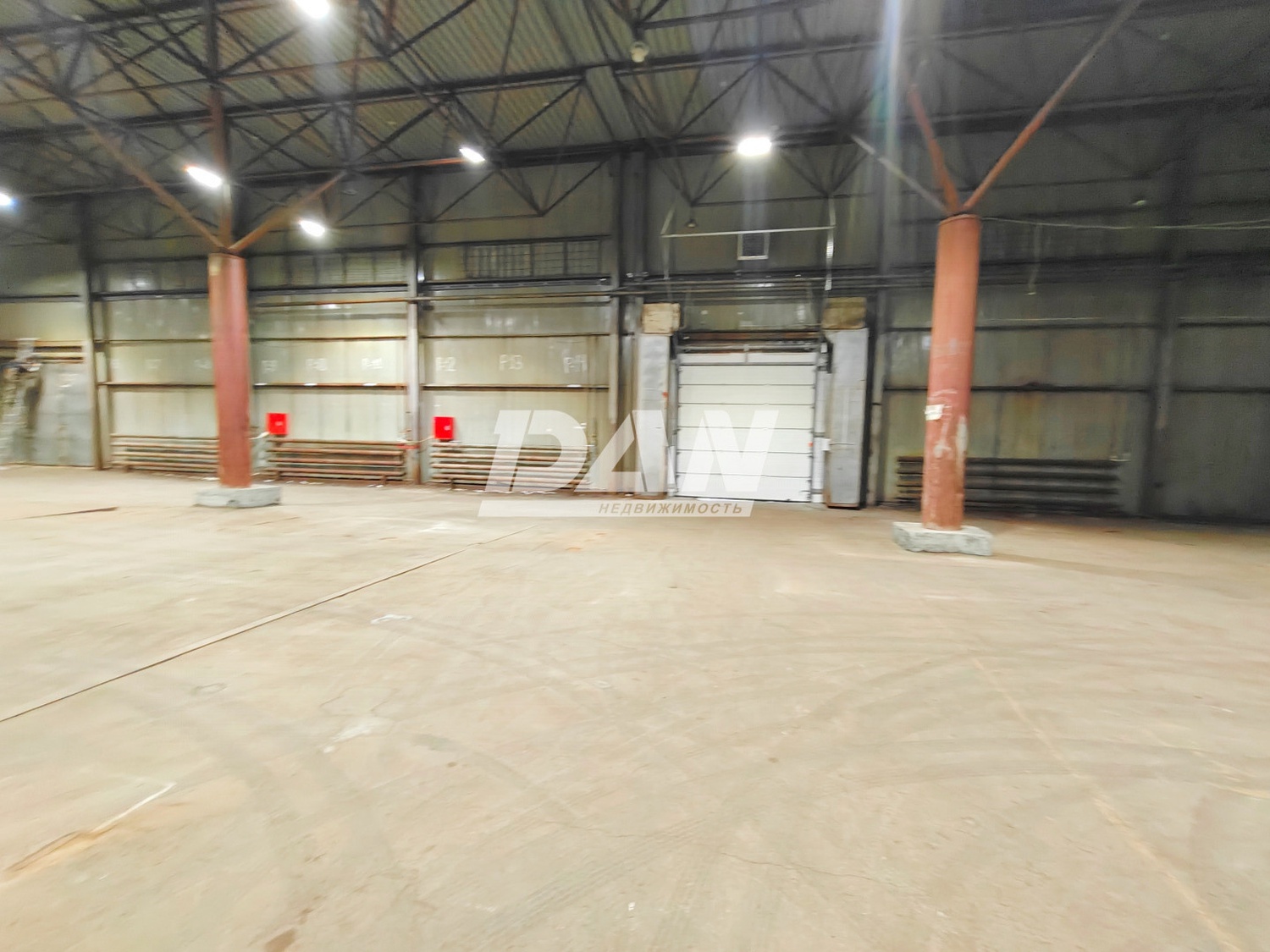 Склад 1400 м²