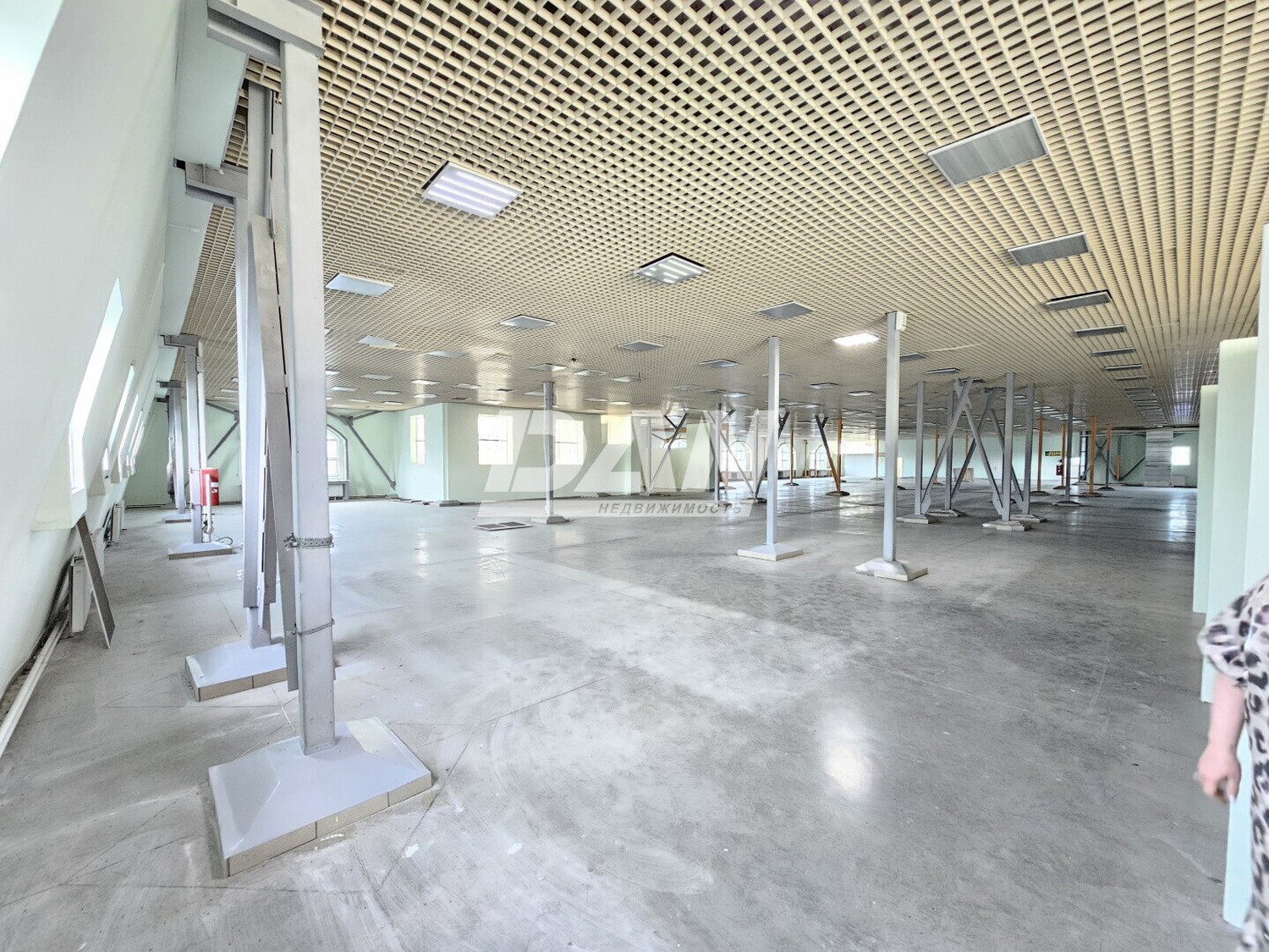 Помещение свободного назначения 495 м²