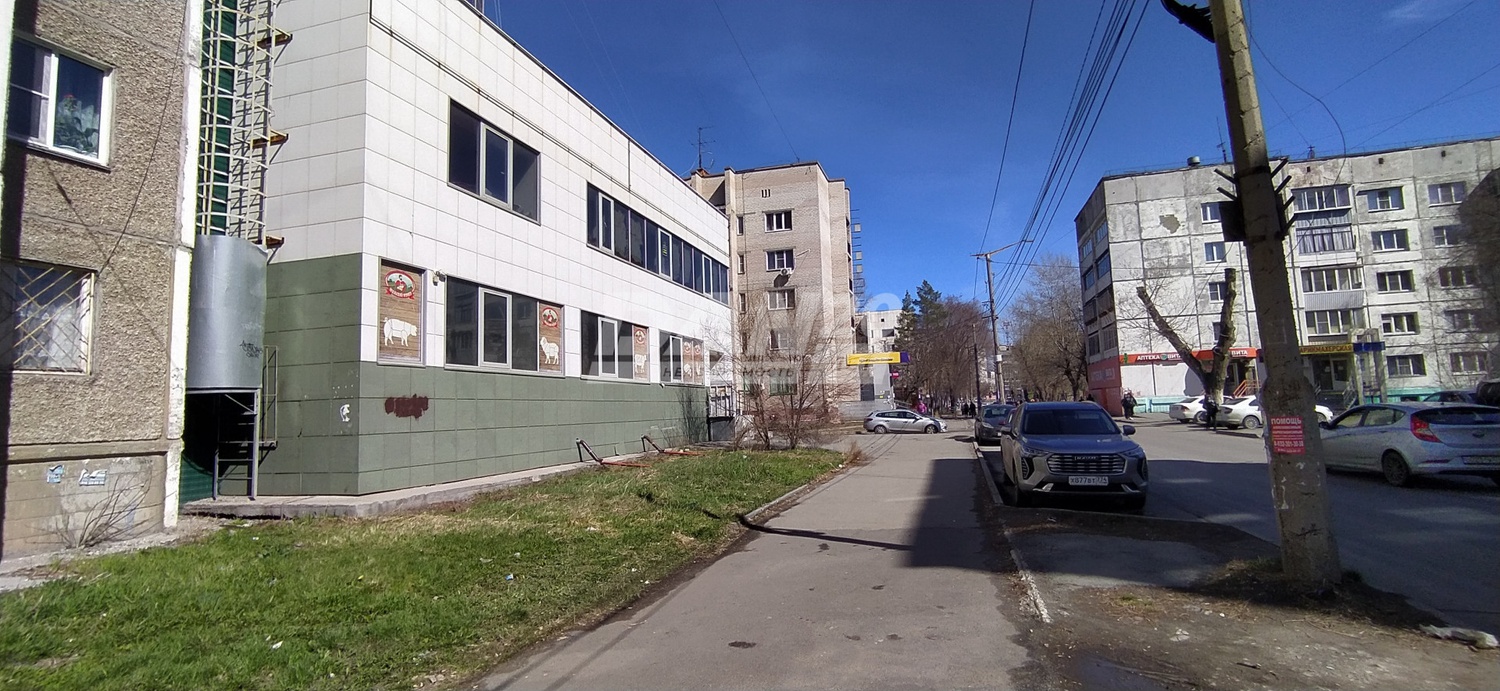 Торговое помещение 215,2 м²