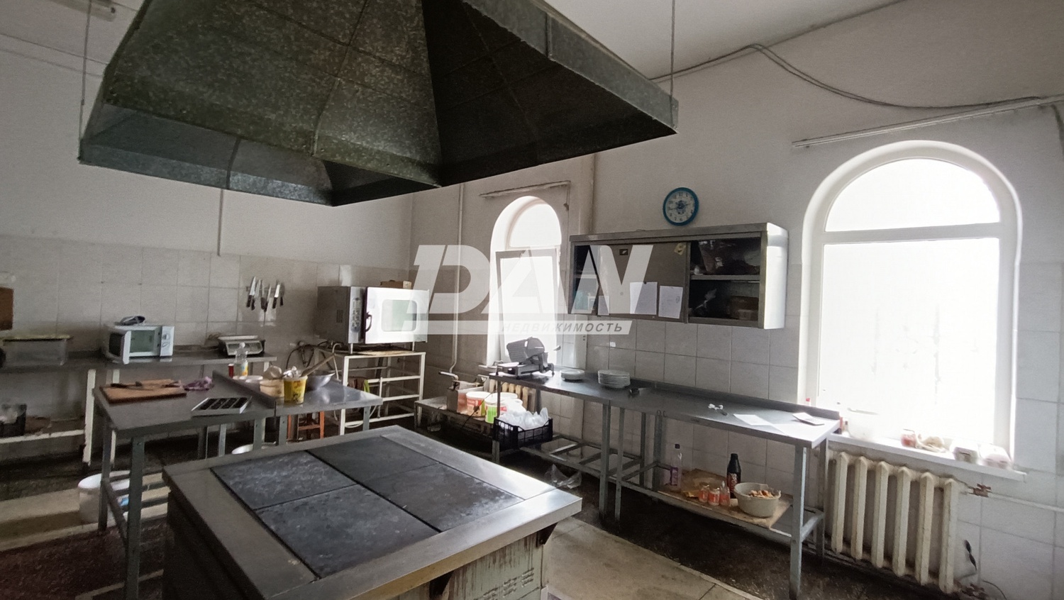 Помещение свободного назначения 587,8 м²