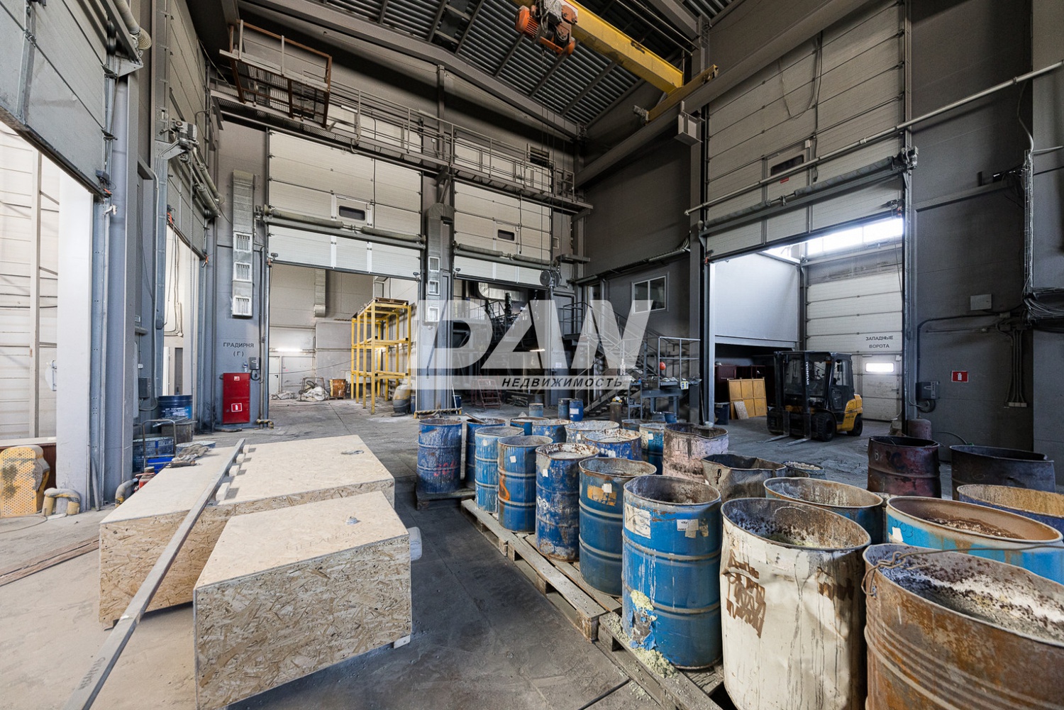 Производственное помещение 990 м²