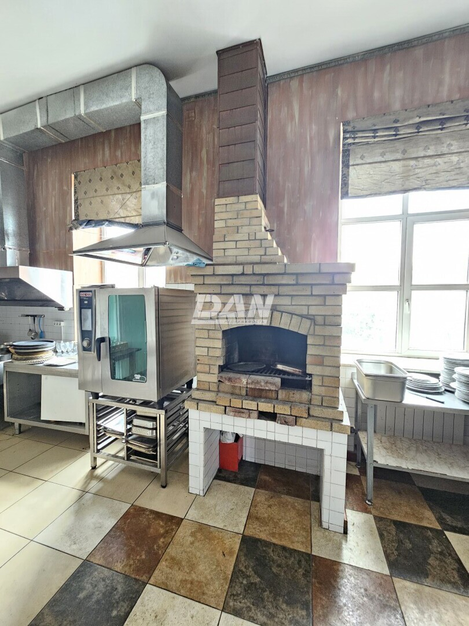 Торговое помещение 1439,5 м²