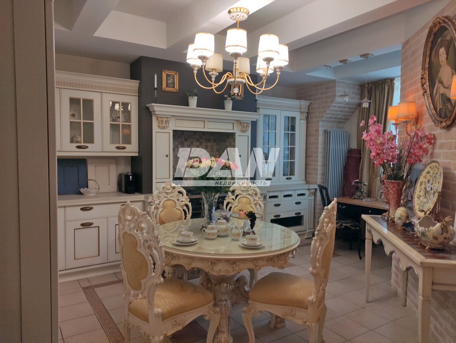 Торговое помещение 337,4 м²