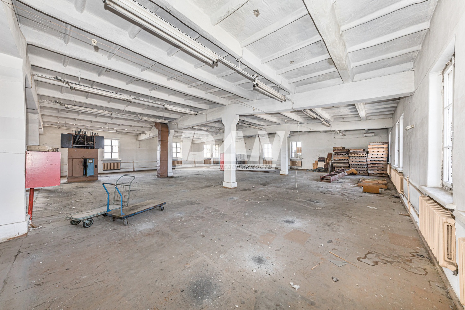 Производственное помещение 2989 м²