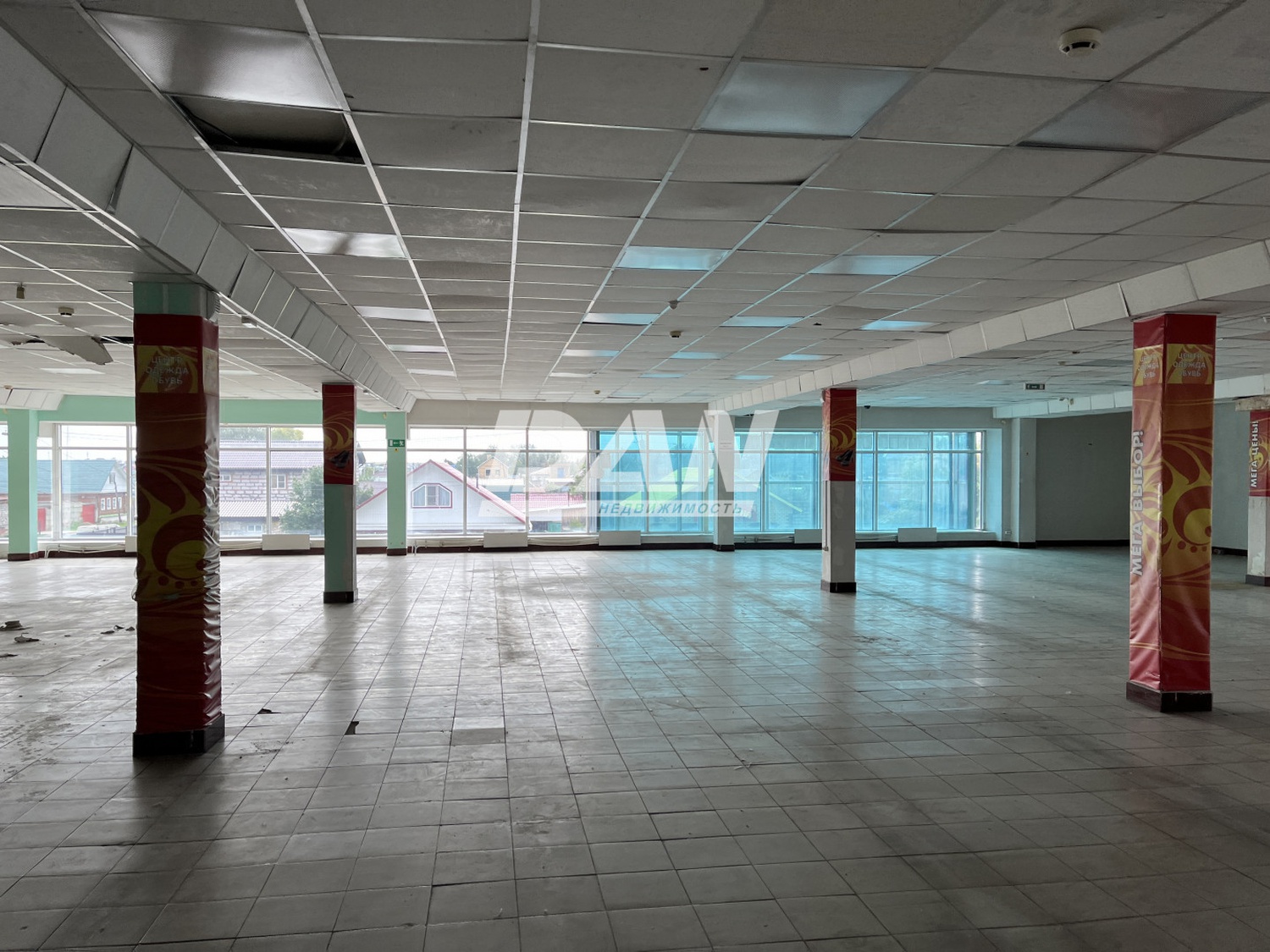 Торговое помещение 750 м²