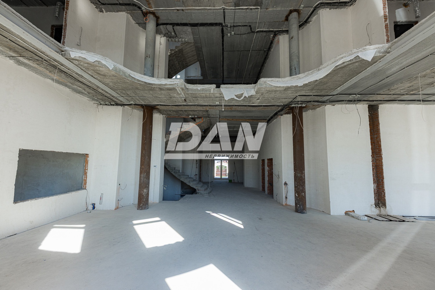 Помещение свободного назначения 1736,3 м²