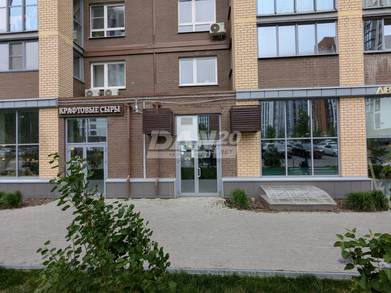 Торговая площадь 102 м²