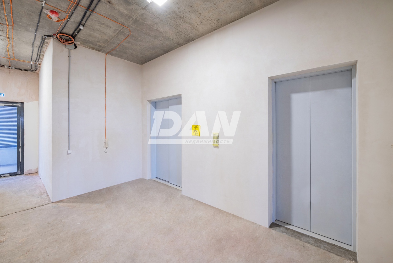 Торговая площадь 13515 м²