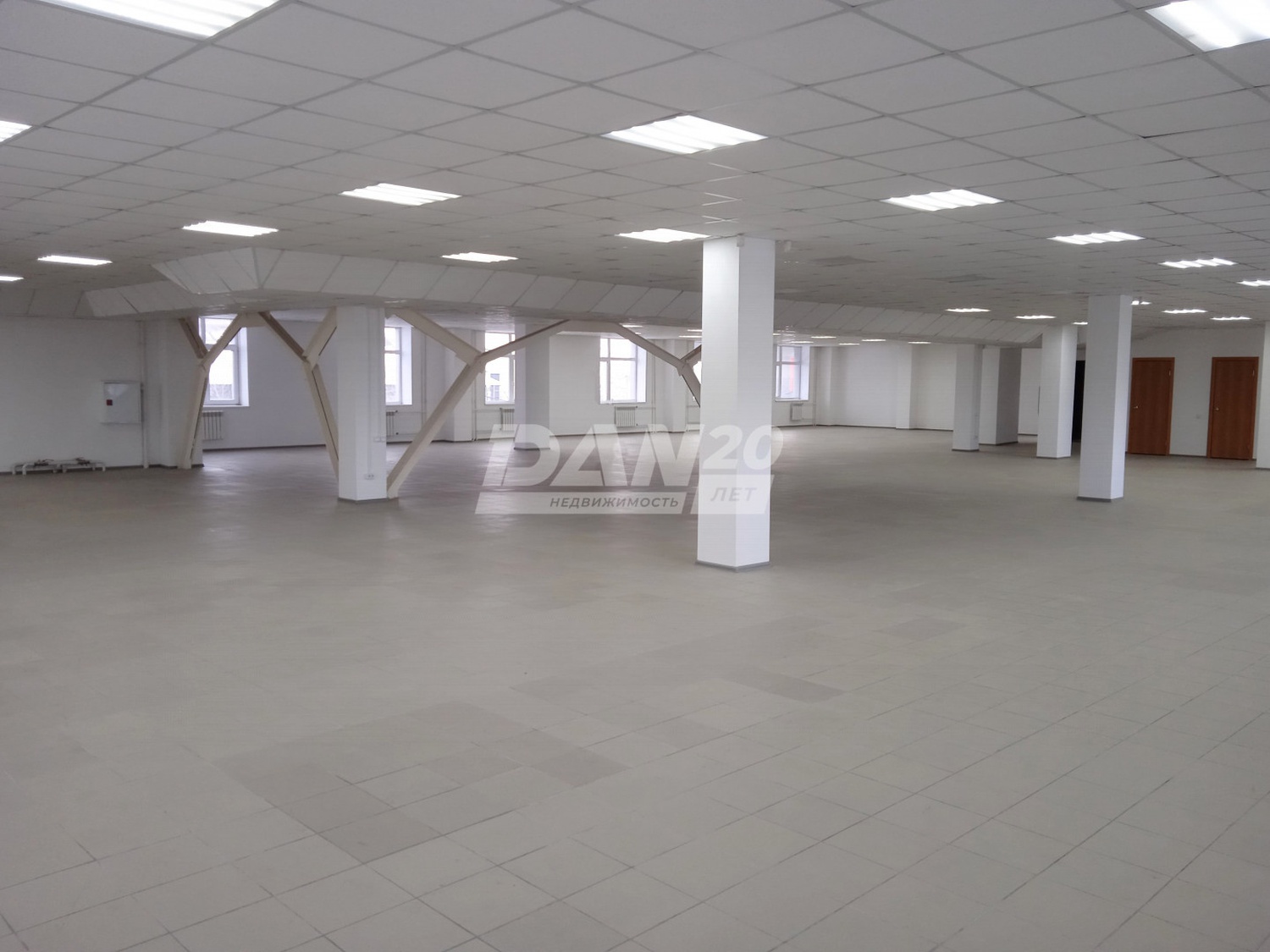 Помещение свободного назначения 600 м²