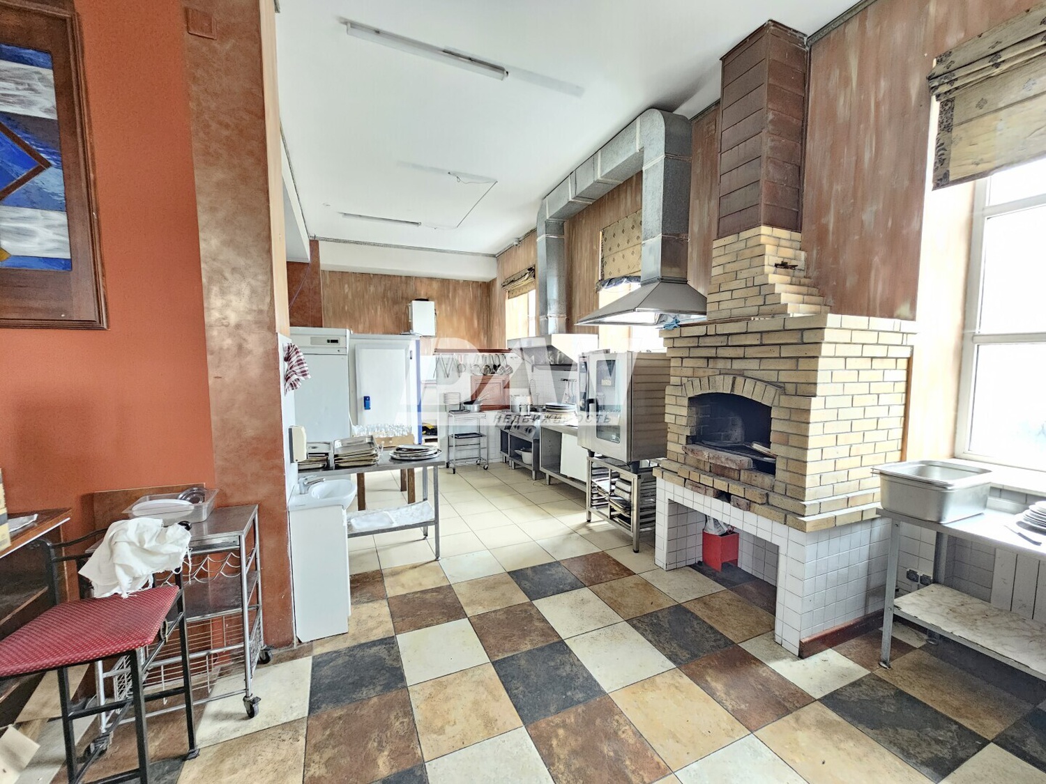 Помещение свободного назначения 650 м²