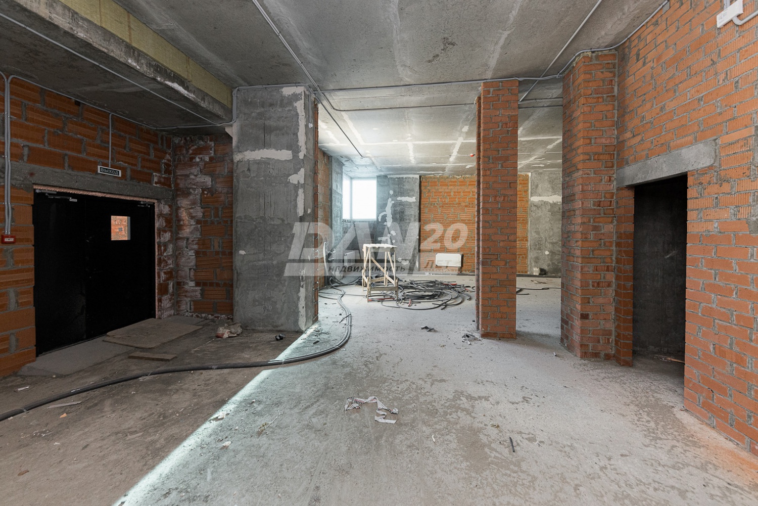 Торговая площадь 323,8 м²