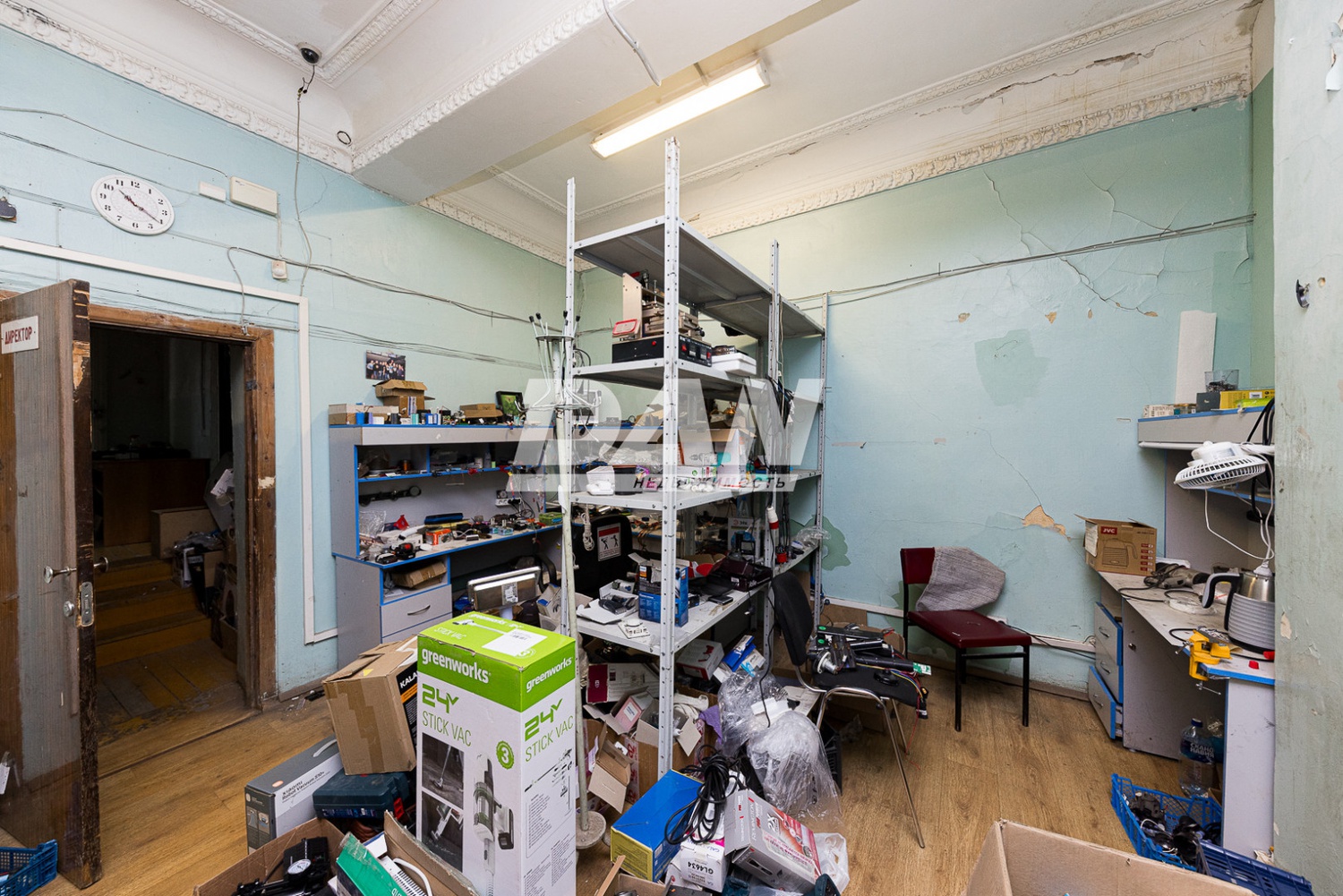 Помещение свободного назначения 353 м²