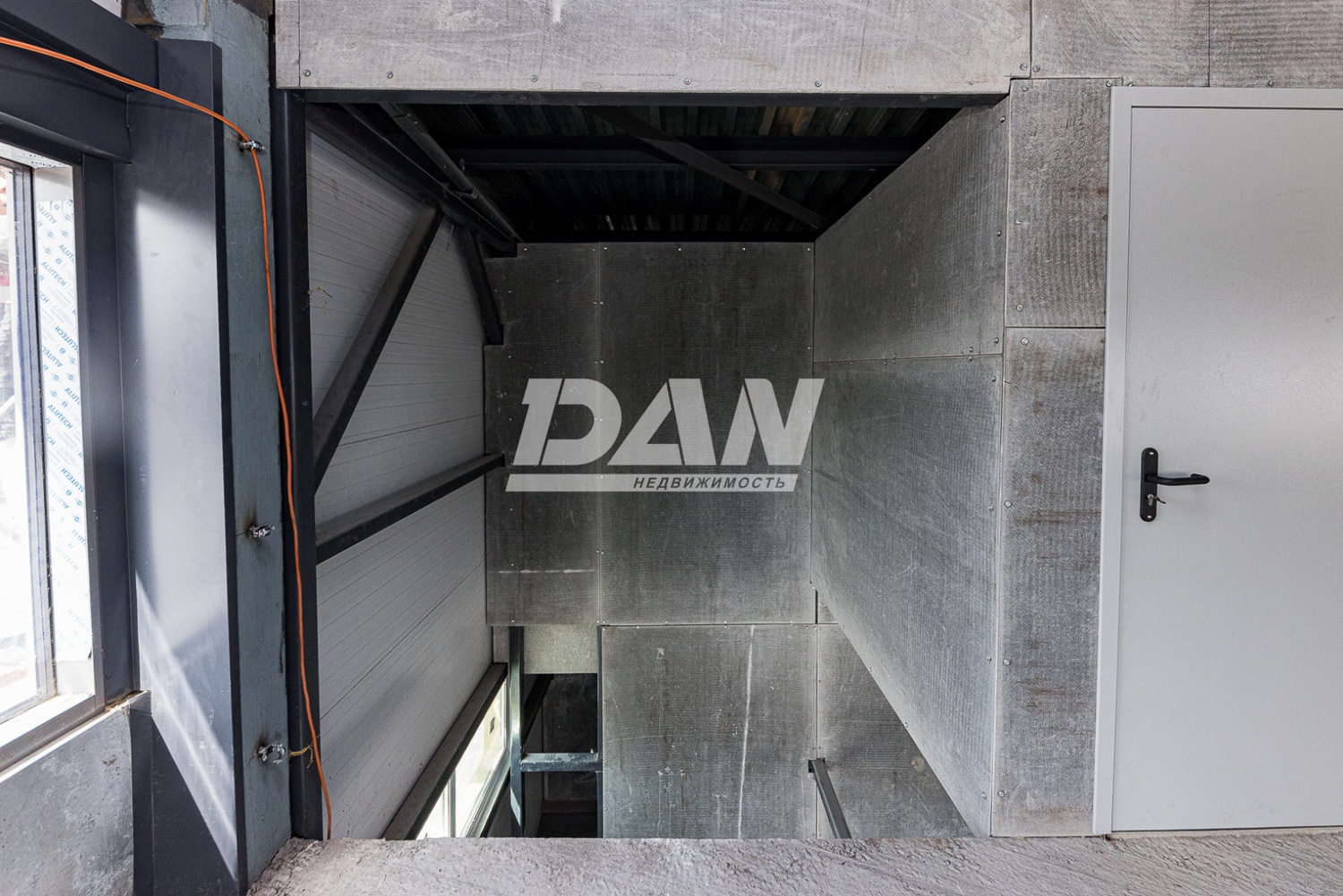 Торговое помещение 378,3 м²