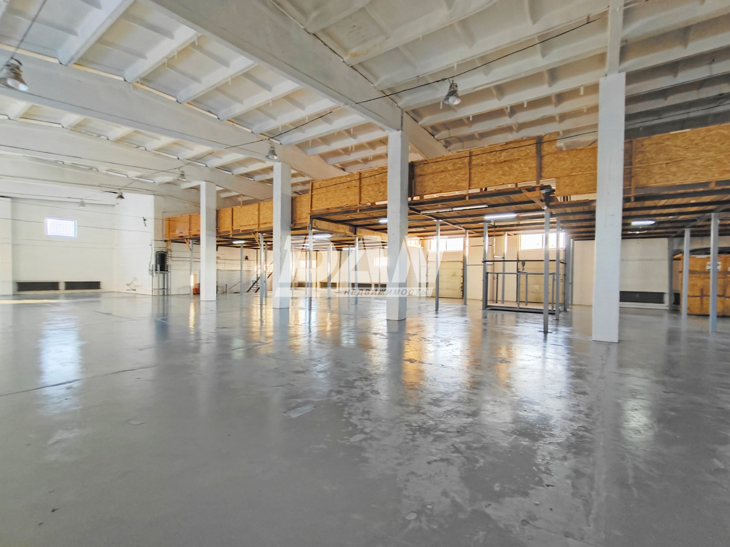 Склад 891,8 м²