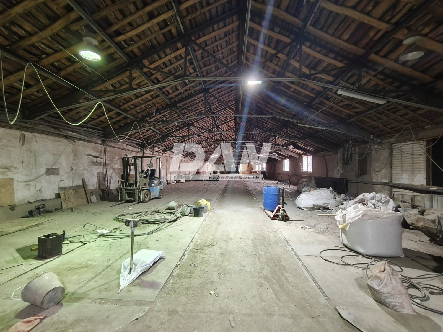 Производственное помещение 1627 м²