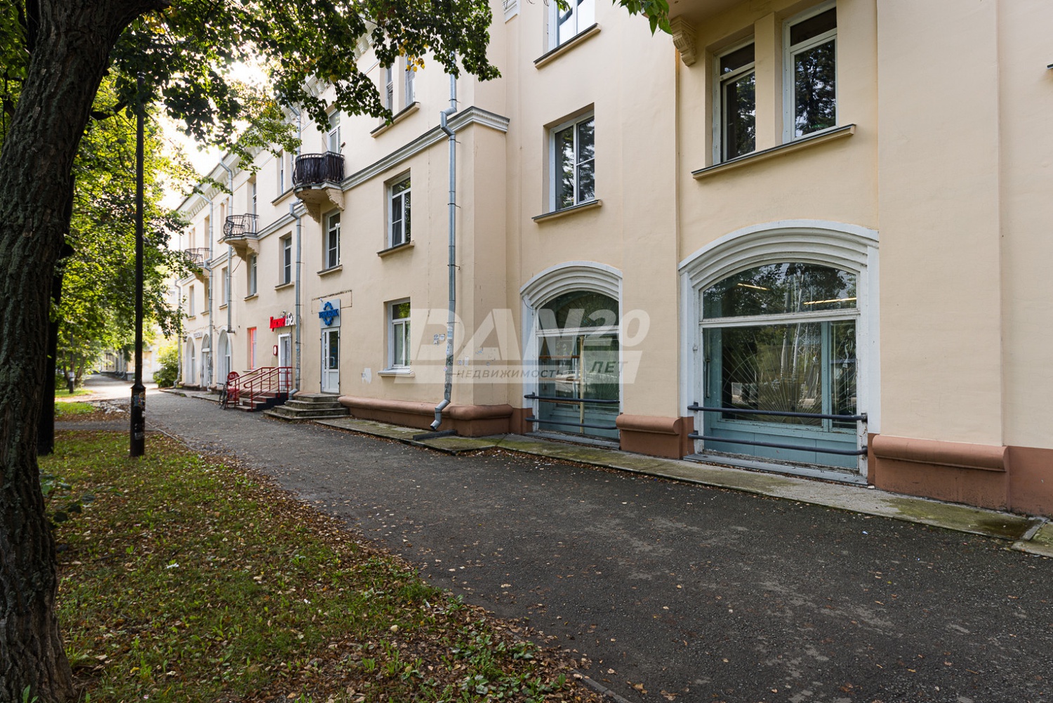 Помещение свободного назначения 353 м²