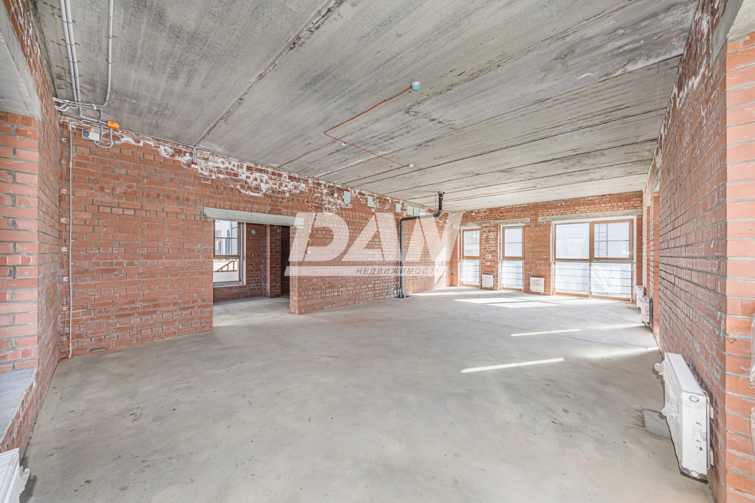 Торговая площадь 599,7 м²