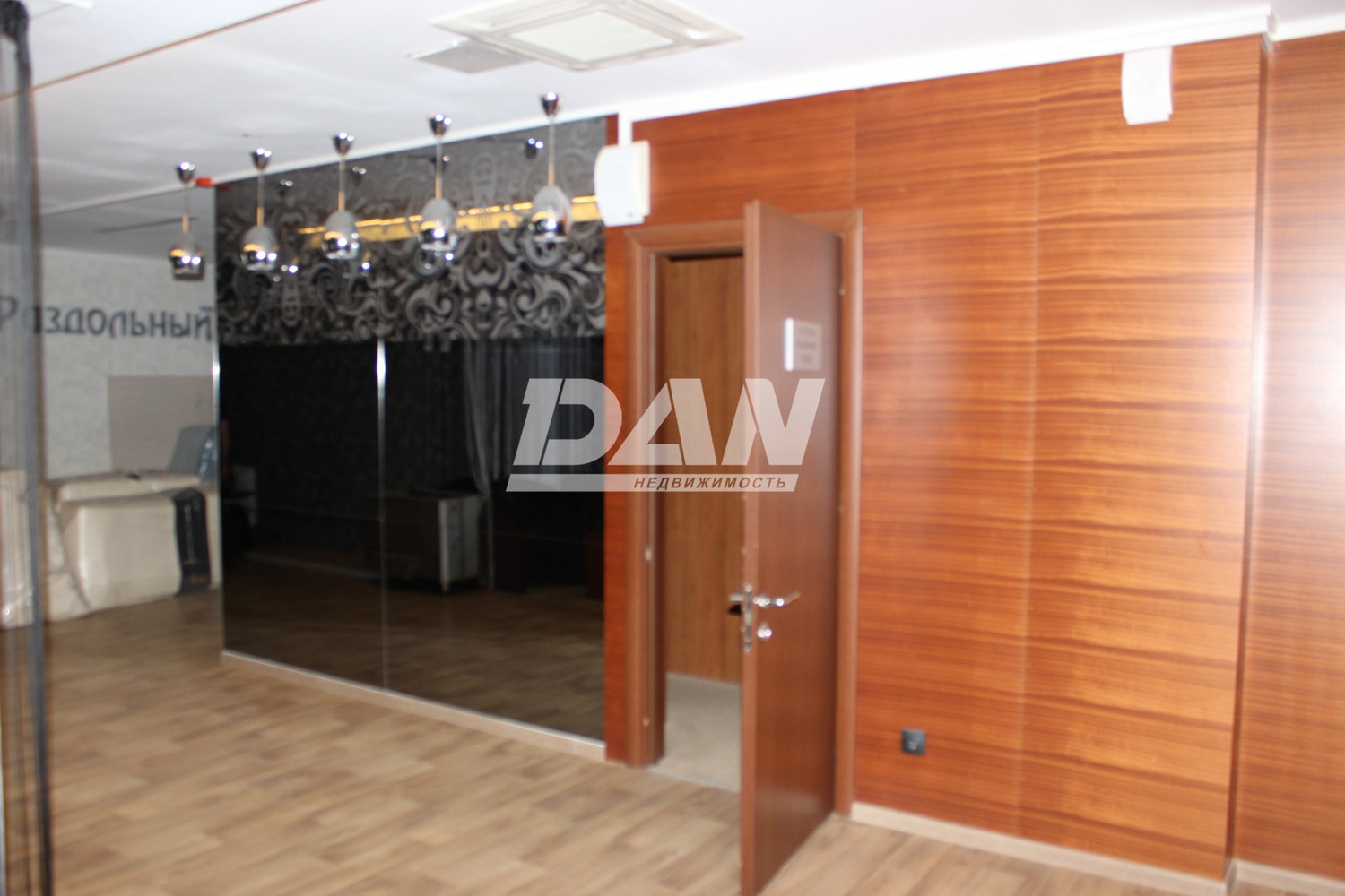 Помещение свободного назначения 897,7 м²