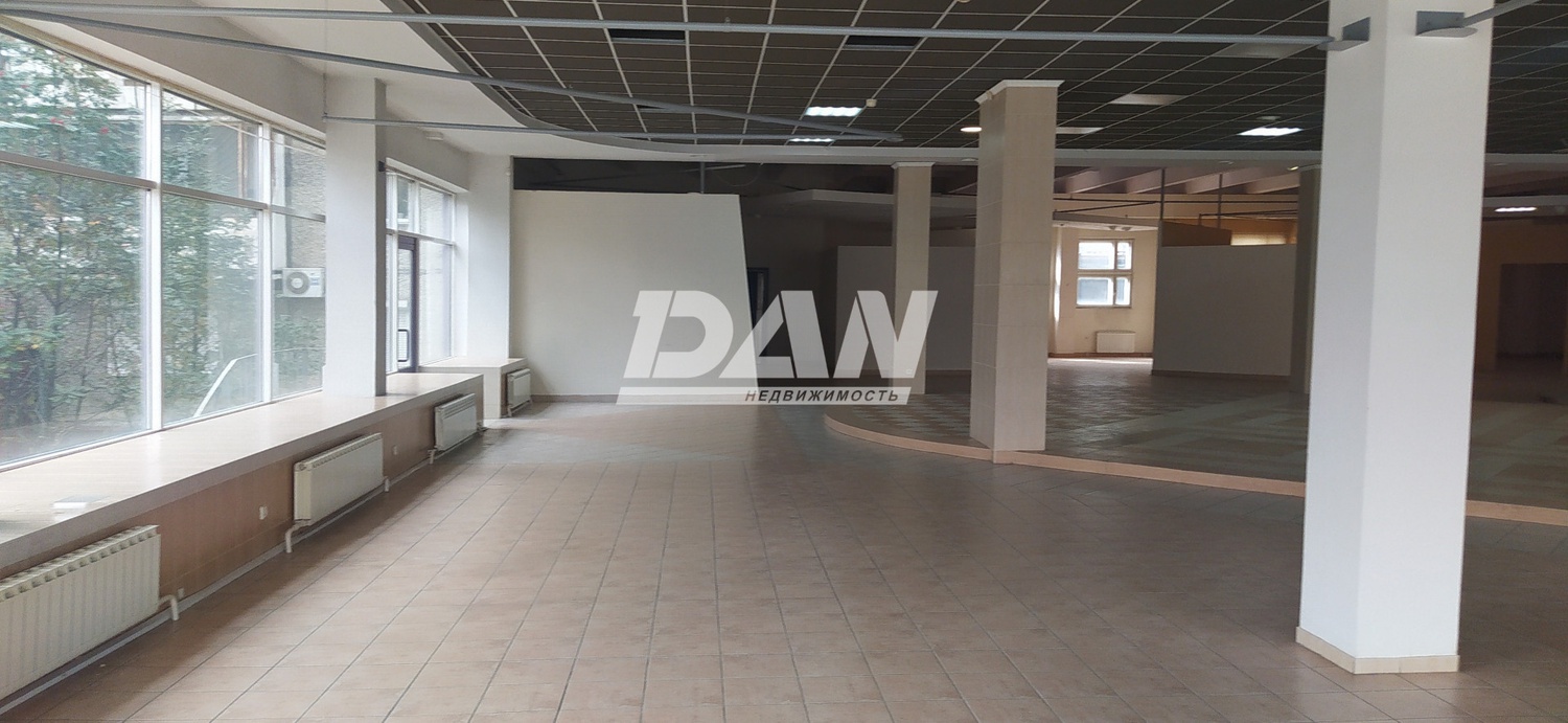 Помещение свободного назначения 820 м²