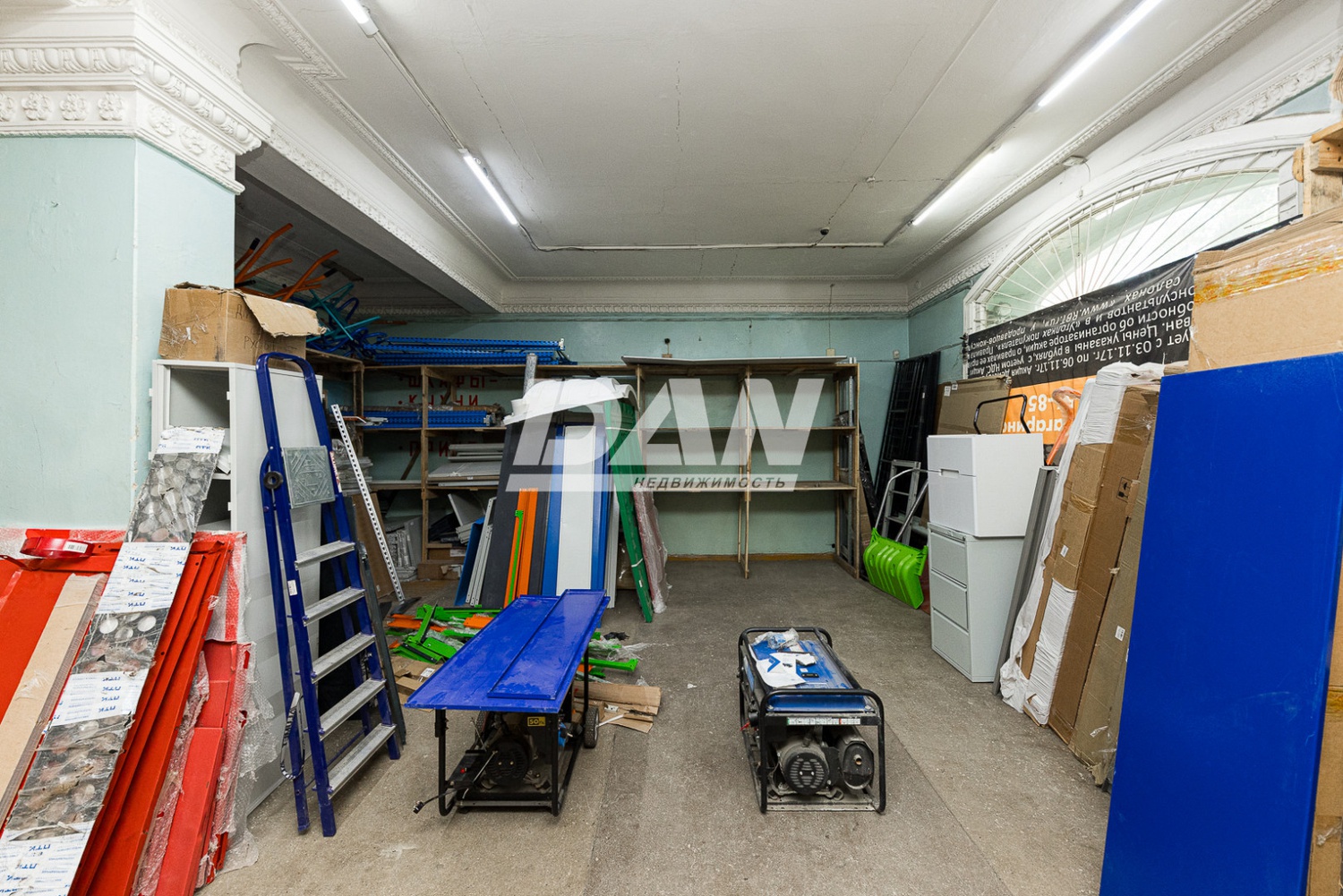 Помещение свободного назначения 353 м²