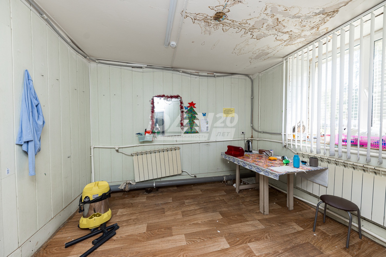 Помещение свободного назначения 877,3 м²