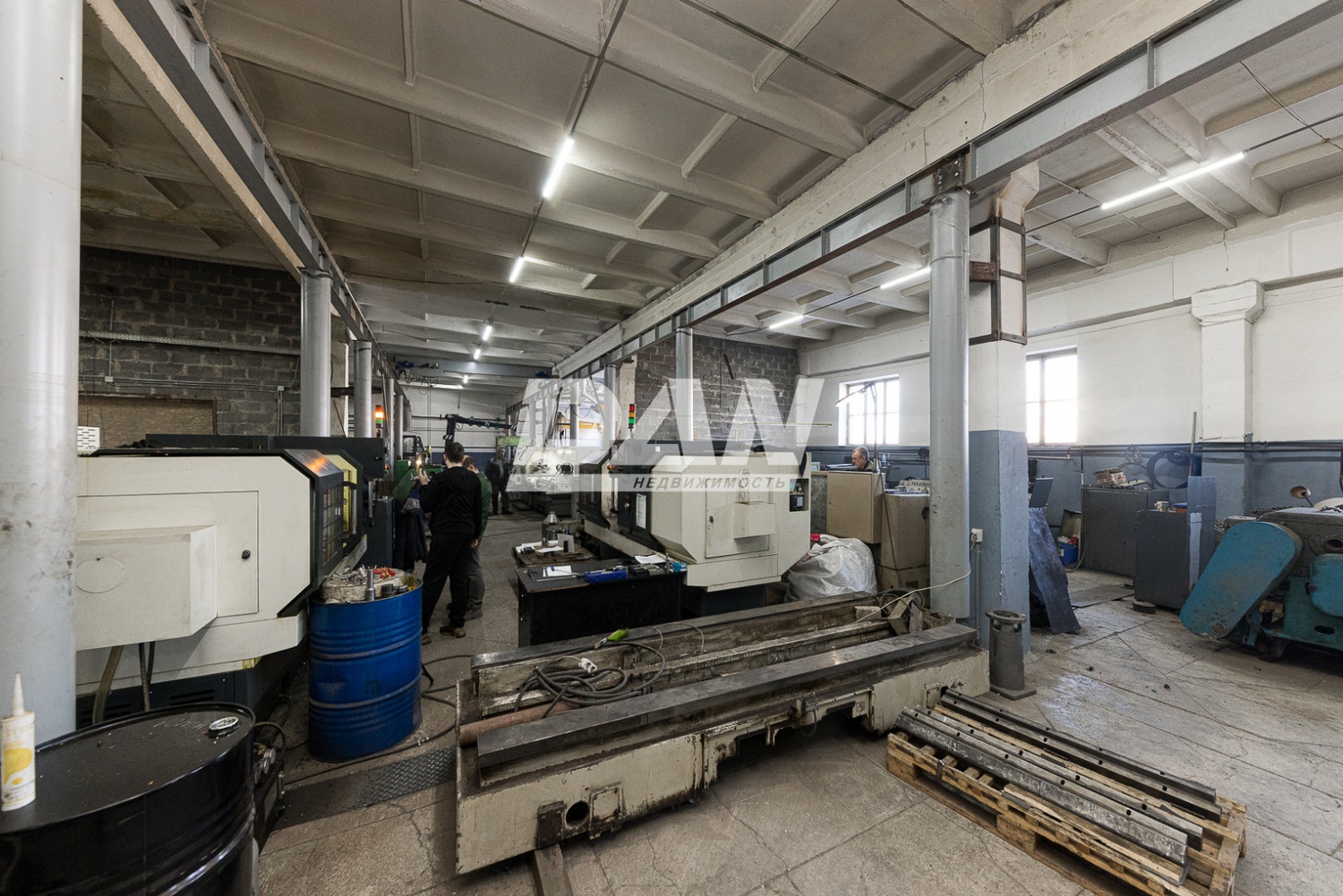 Производственное помещение 2557 м²