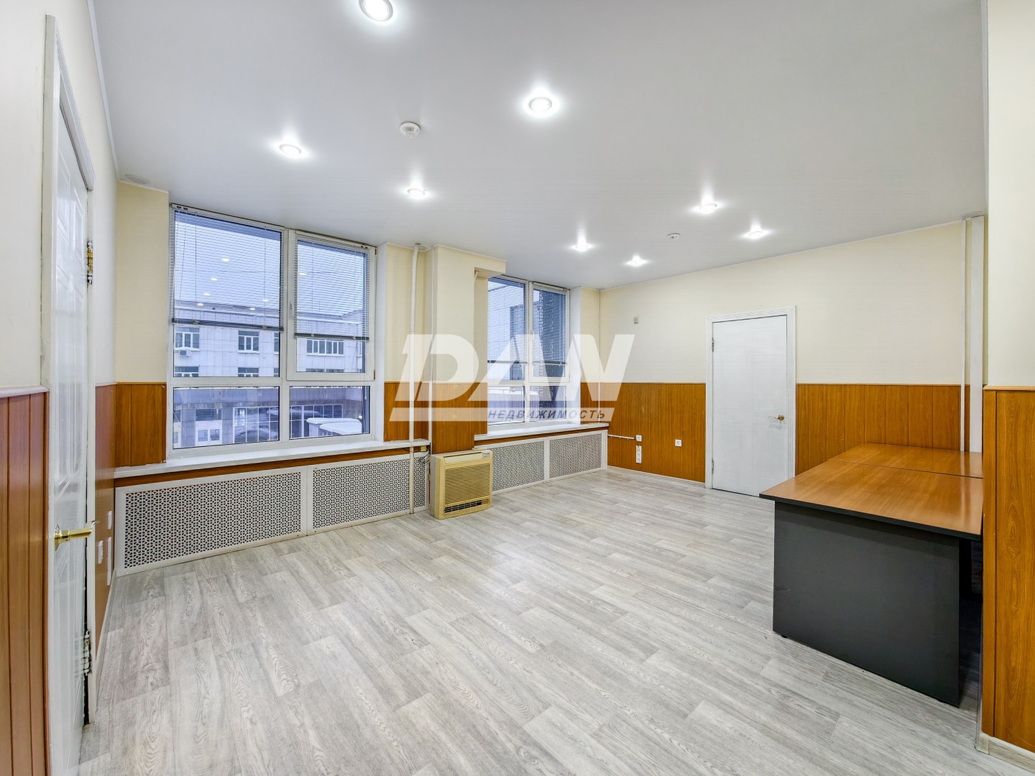 Офис 1050,9 м²