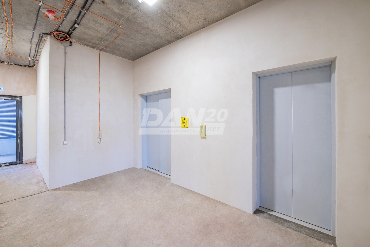 Торговая площадь 13515 м²