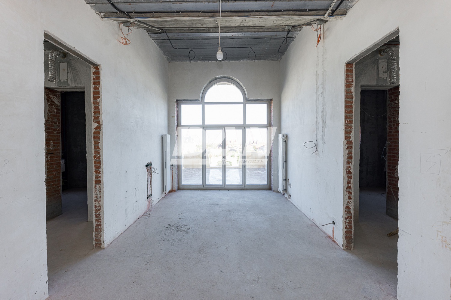 Помещение свободного назначения 1736,3 м²