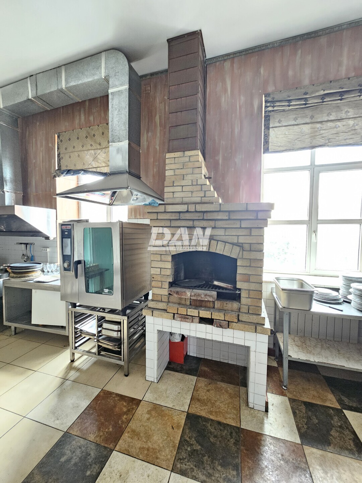 Помещение свободного назначения 650 м²