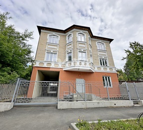 Офис, 700 м²