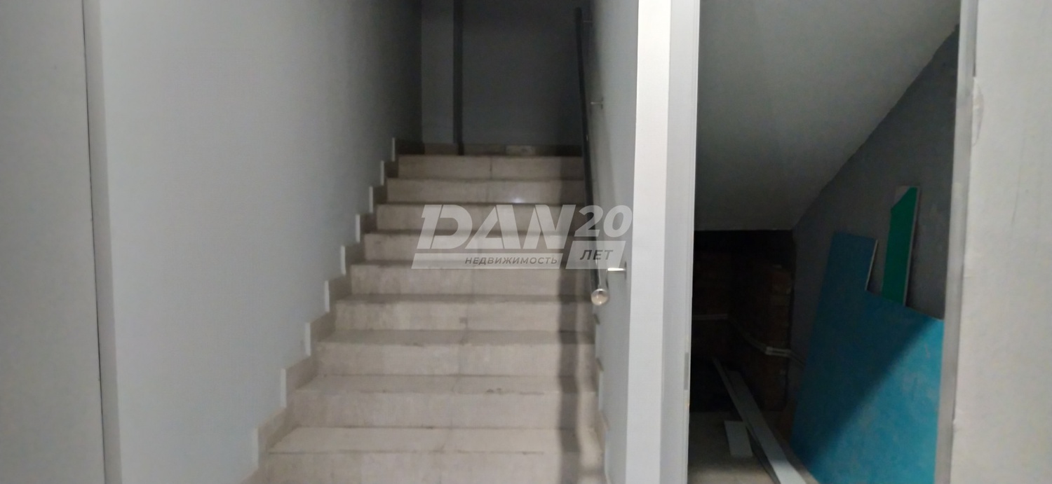 Торговое помещение 215,2 м²