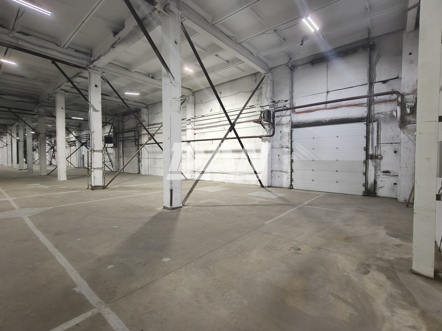 Склад 7468 м²