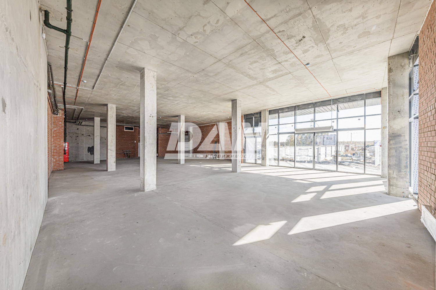 Помещение свободного назначения 641,3 м²