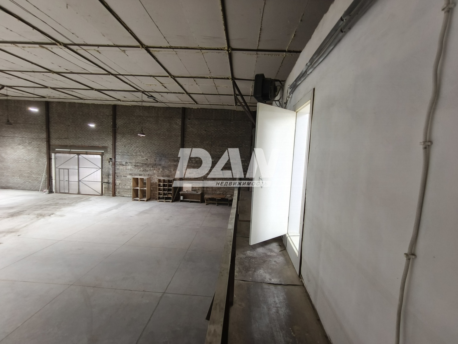 Склад 983 м²
