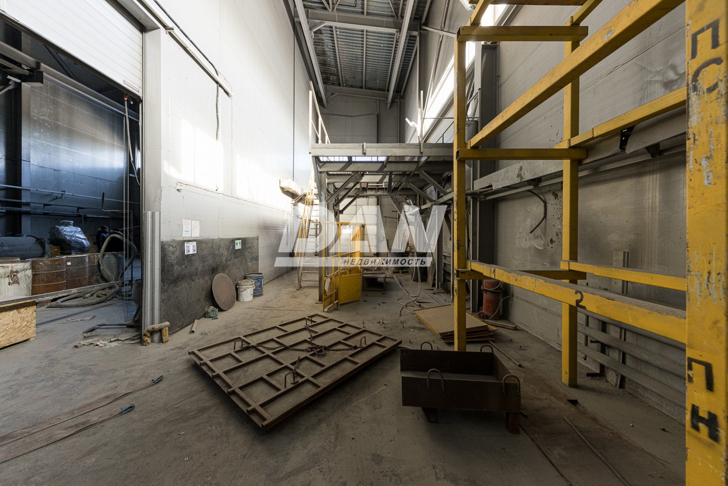 Производственное помещение 990 м²