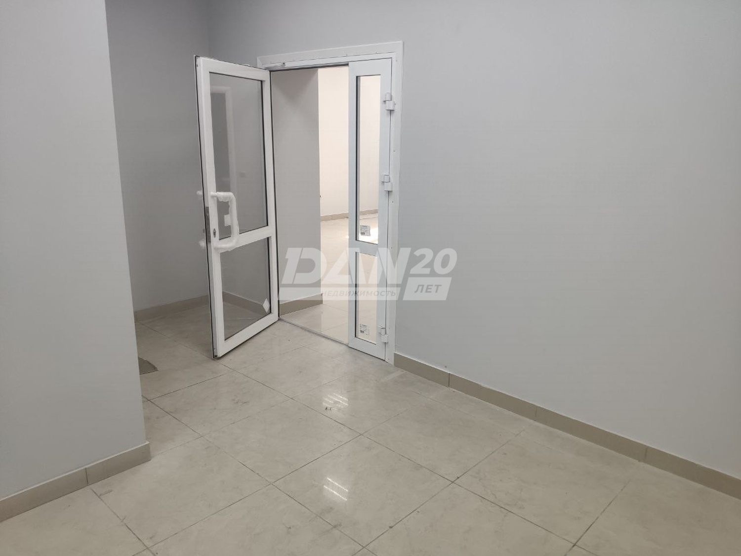 Торговое помещение 241 м²
