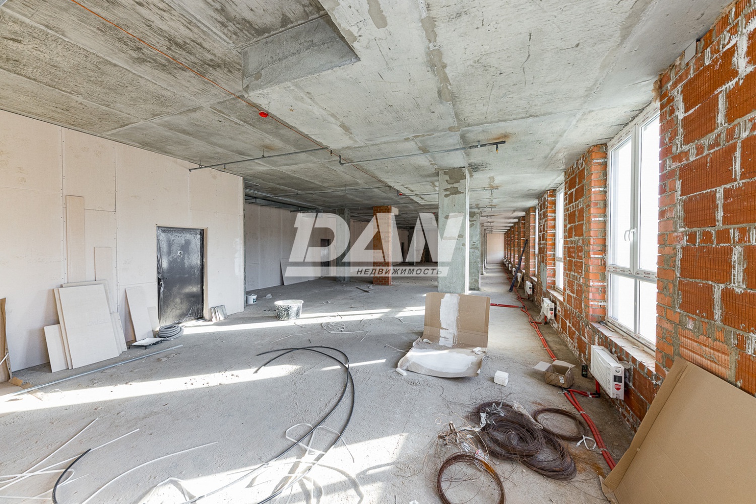 Помещение свободного назначения 316,8 м²