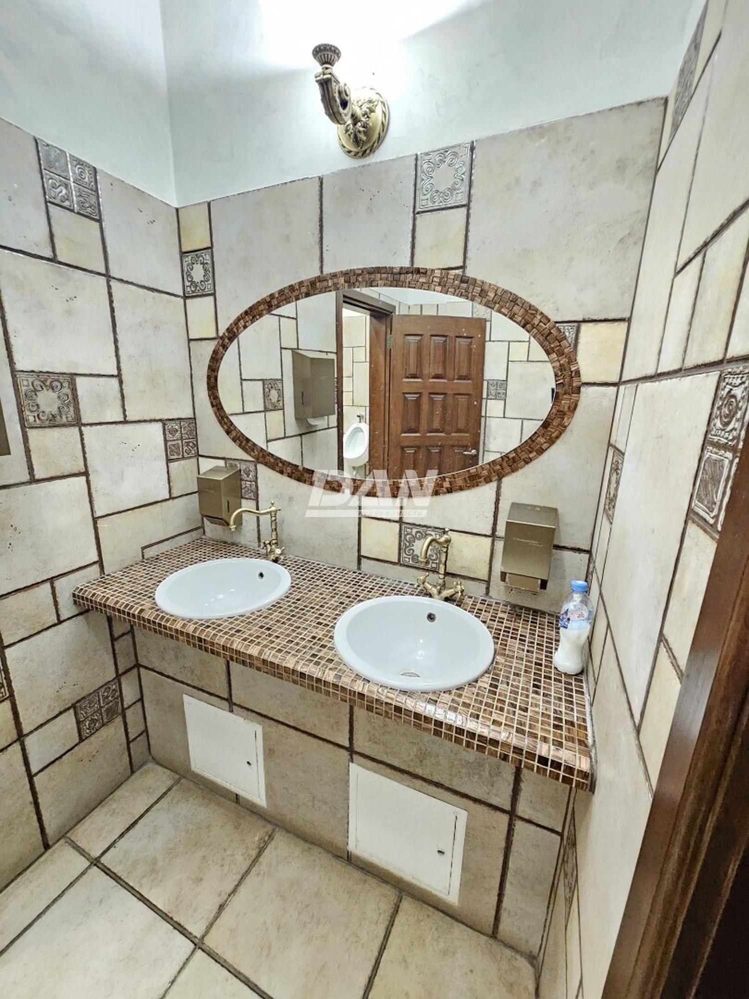 Торговое помещение 1439,5 м²